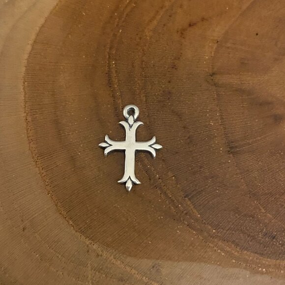 RETIRED James Avery Fleuree Cross Charm, Sterling SIlver - Picture 1 of 2